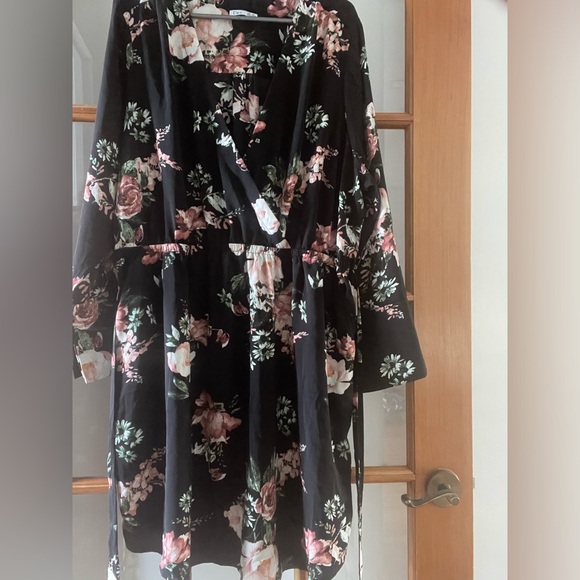 2/30$ all dresses - Picture 1 of 6